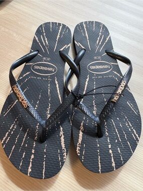 Havaianas Black Flip Flops with Rose Gold Print and Logo